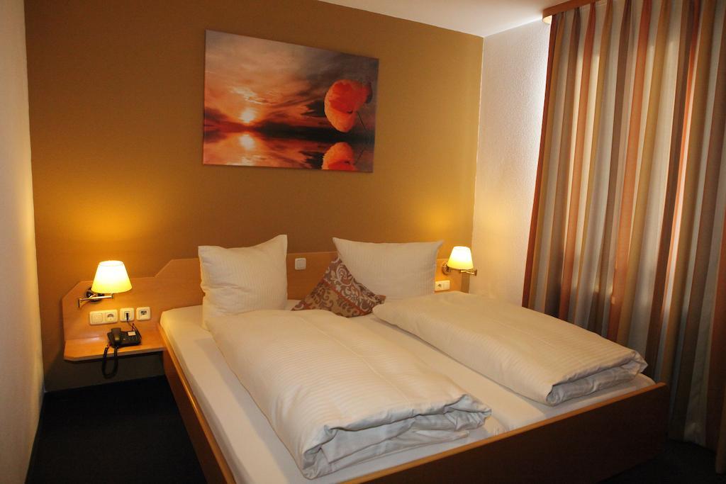 Hotel Am Ostpark Neubiberg Exteriér fotografie