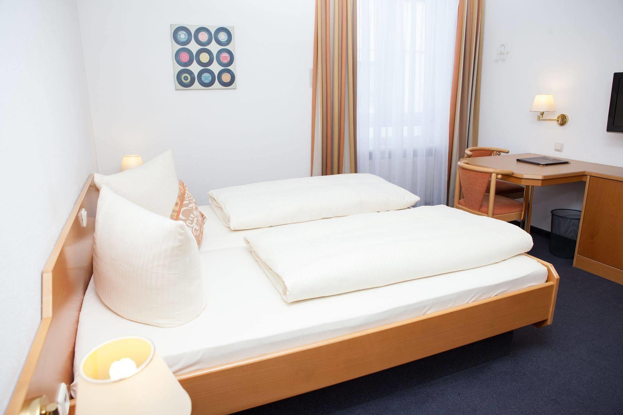 Hotel Am Ostpark Neubiberg Exteriér fotografie